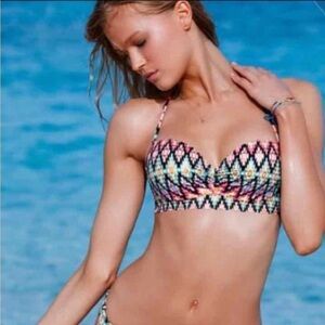 Victoria’s Secret The Getaway Halter Scalloped Bikini Top | 34C